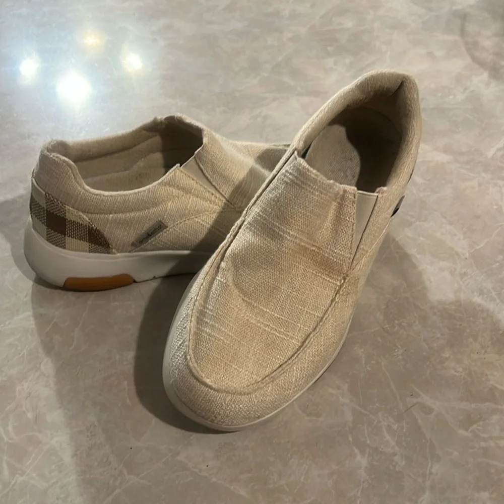 Men's Beige Slip-On Loafers‎